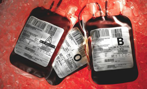 Anh: Lật lại vụ bê bối làm 30.000 người bị truyền máu viêm gan C, nhiễm HIV - Ảnh 1.