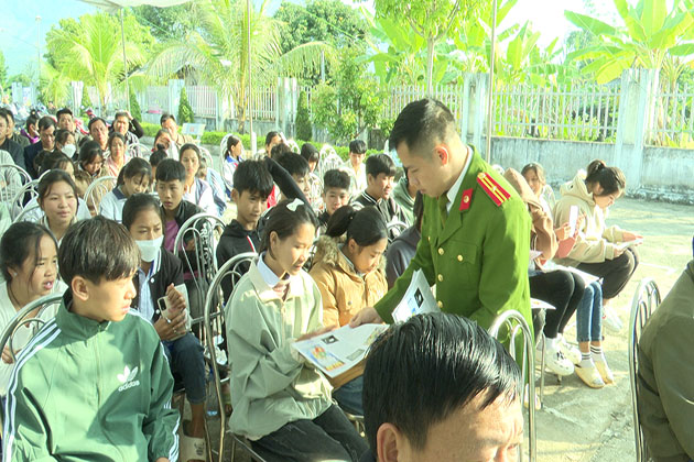 Tạo dựng thế trận lòng dân vững chắc trên trận tuyến đấu tranh với tội phạm ma túy ở biên giới - Ảnh 1.