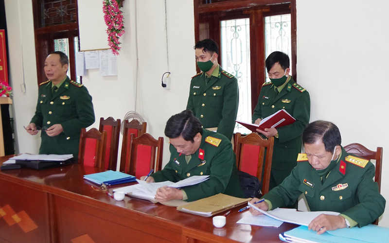 Bộ Quốc phòng kiểm tra công tác phòng, chống tội phạm trên tuyến biên giới Sơn La - Ảnh 2.