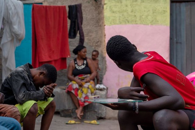 'Zombie' tràn ngập Congo: Loại ma túy khiến con người quên đi thực tại - Ảnh 5.