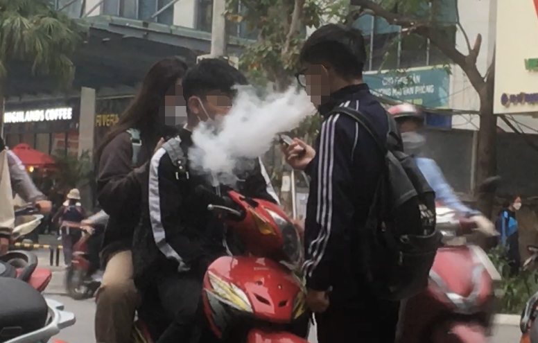 Bộ Công an khuyến cáo về tác hại thuốc lá điện tử