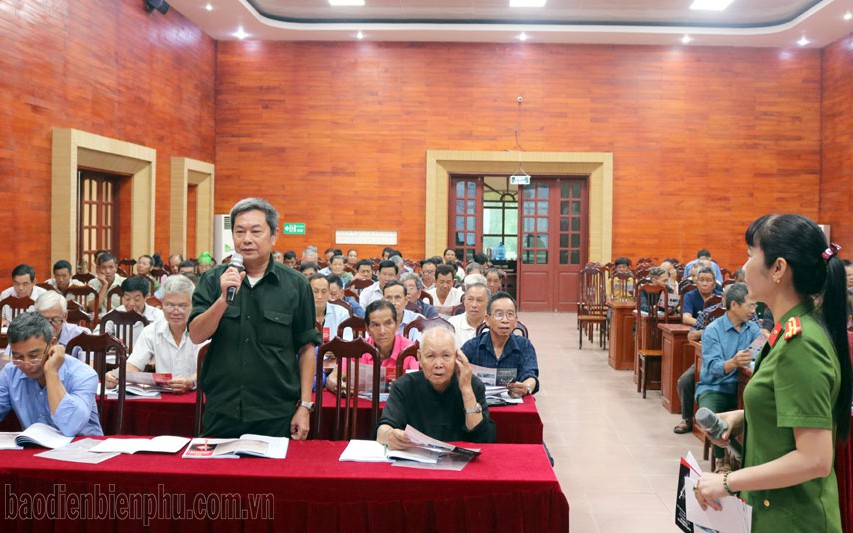 Phát huy vai trò của người có uy tín trong phòng, chống ma túy