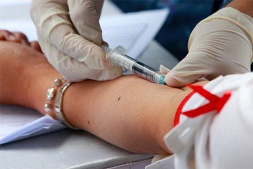 Tăng hiệu quả kiểm soát HIV/AIDS nhờ hệ thống xét nghiệm đồng bộ, chuẩn hóa- Ảnh 1. Tăng hiệu quả kiểm soát HIV/AIDS nhờ hệ thống xét nghiệm đồng bộ, chuẩn hóa- Ảnh 1.