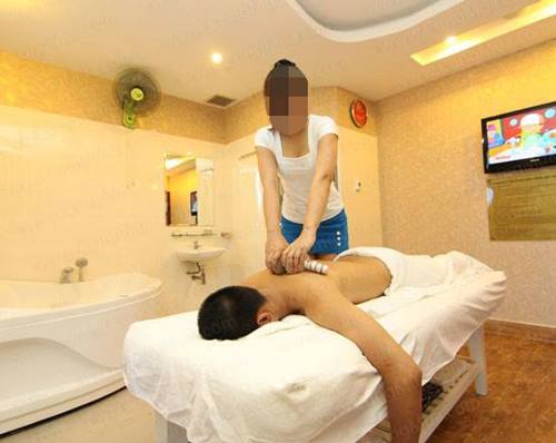 Triệt phá ổ nhóm môi giới mại dâm dưới hình thức massage tại nhà- Ảnh 1.