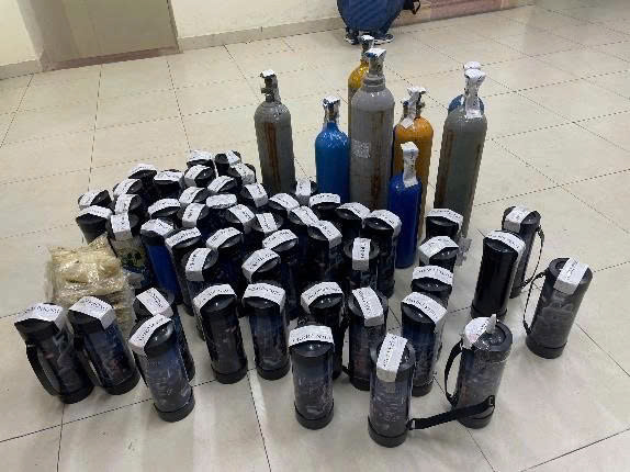 Hà Nội: Tạm giữ hình sự 18 đối tượng liên quan đến ma túy, khí cười tại quán Karaoke- Ảnh 2.