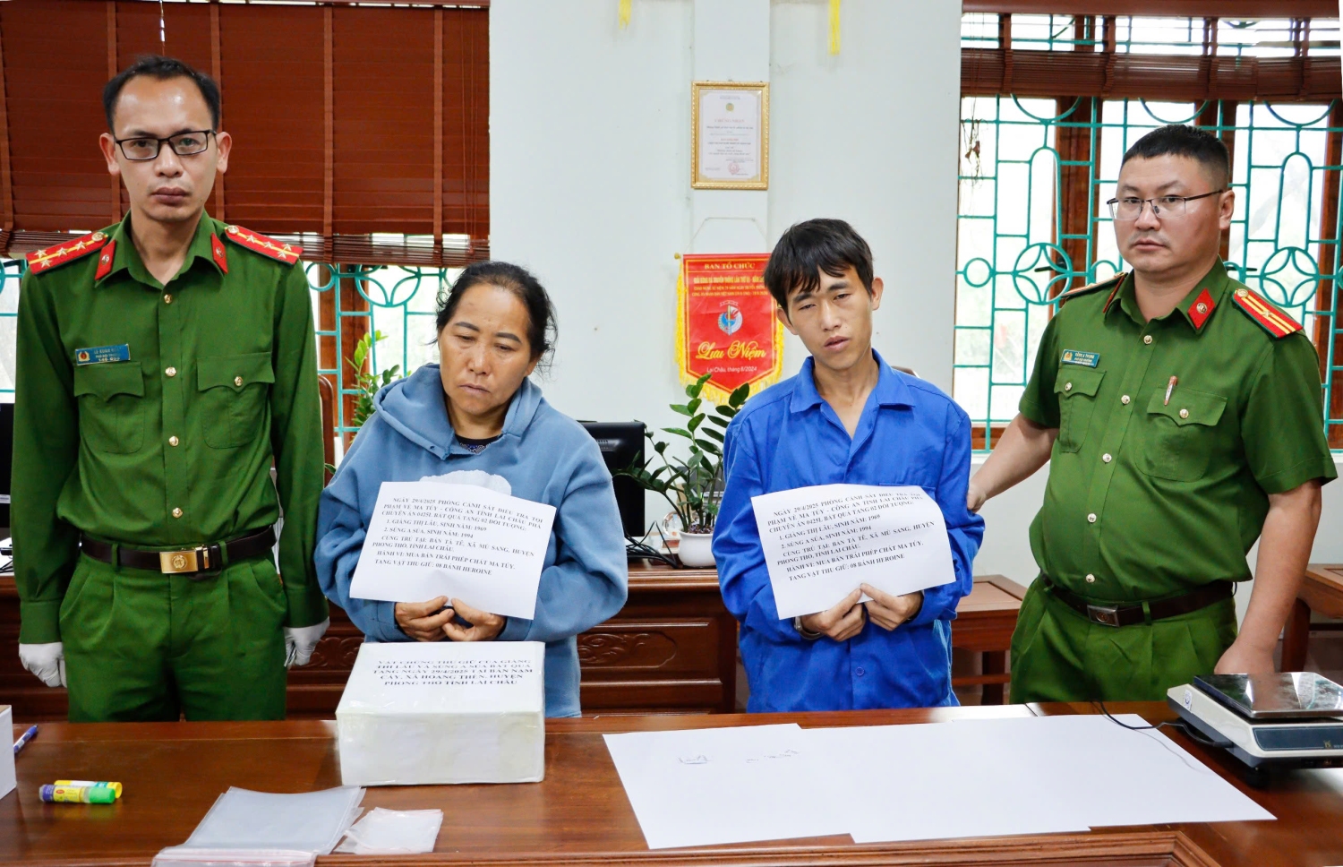 Triệt phá hai đường dây ma túy lớn, Công an TPHCM thu giữ hơn 245kg 'chất cấm'- Ảnh 1. Triệt phá hai đường dây ma túy lớn, Công an TPHCM thu giữ hơn 245kg 'chất cấm'- Ảnh 1.