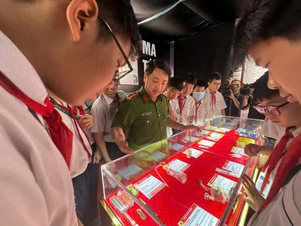 TPHCM có 'Điểm giáo dục phòng, chống ma túy' đầu tiên trong trường học - Ảnh 2.