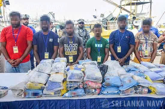 Sri Lanka thu giữ hơn 600kg ma túy trên tàu cá nghi buôn lậu- Ảnh 1.