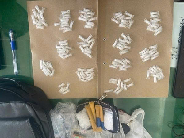 TPHCM triệt phá đường dây mua bán 'khí cười' quy mô hơn 10 tỷ đồng- Ảnh 2. TPHCM triệt phá đường dây mua bán 'khí cười' quy mô hơn 10 tỷ đồng- Ảnh 2.