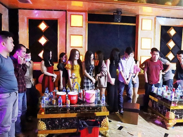 Kinh nghiệm trang trí sinh nhật trong phòng karaoke