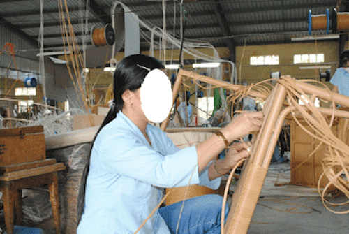 Cung cấp dịch vụ hỗ trợ cho người bán dâm tại cộng đồng, cơ sở trợ giúp xã hội