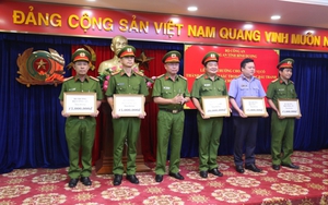 Các địa phương trao thưởng thành tích đấu tranh phòng, chống ma túy