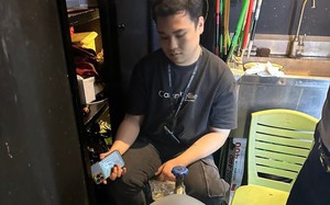 Hà Nội: 'Đột kích' bắt 'bóng cười' tại nhiều quán bar ở phố cổ