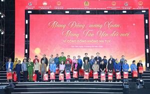 Hàng nghìn người dự đêm nhạc 'Vì cộng đồng không ma túy'