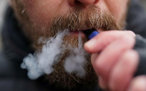 Thuốc lá điện tử tiềm ẩn nguy cơ gây ung thư phổi và ung thư khoang miệng
