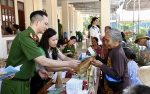 Khám bệnh, cấp thuốc miễn phí và lan tỏa thông điệp không ma túy tại Quảng Trị