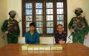 Bắt giữ hai đối tượng vận chuyển trái phép 15 bánh heroin