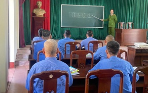 Những lớp học ‘xóa mù chữ’ mở lối tái hòa nhập cho học viên cai nghiện