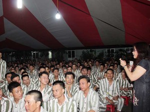 Luật sư vào trại giam tư vấn cho phạm nhân