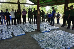 Philippines tiêu diệt trùm buôn lậu ma túy, thu giữ 500 kg methamphetamine