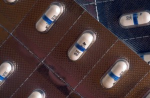 Sự ra đời của loại thuốc kháng HIV đầu tiên