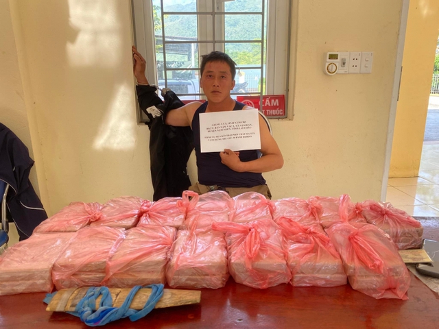 Lai Châu: Phá thành công chuyên án lớn thu giữ 30 bánh heroin - Ảnh 1.