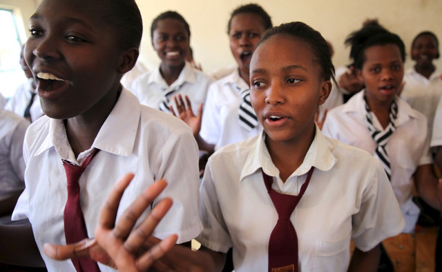 Cổ động trẻ em gái đến trường giúp ngăn ngừa các ca lây nhiễm mới HIV ở châu Phi - Ảnh 1.