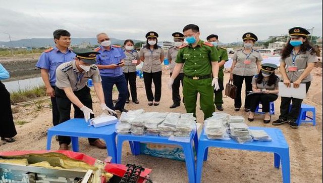 Quảng Ninh tiêu hủy hơn 70 bánh heroin - Ảnh 1.