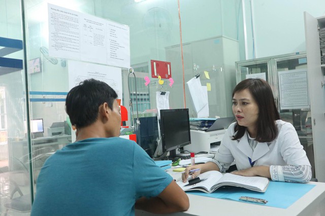 Khánh Hòa: Hơn 18 nghìn người được xét nghiệm HIV - Ảnh 1.