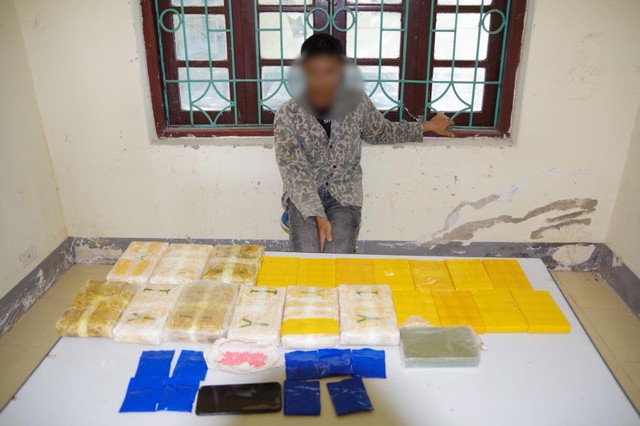 Điện Biên: Phá chuyên án lớn, thu giữ 12 bánh heroin, 54 nghìn viên ma túy tổng hợp- Ảnh 1.