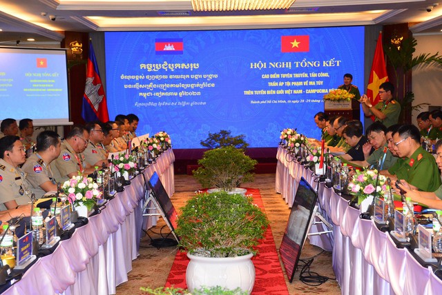 Việt Nam - Campuchia: Phối hợp triển khai, mở các cao điểm tấn công tội phạm ma túy- Ảnh 2.
