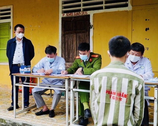 Quảng Bình: Khám sàng lọc bệnh lao cho hơn 700 phạm nhân - Ảnh 1.