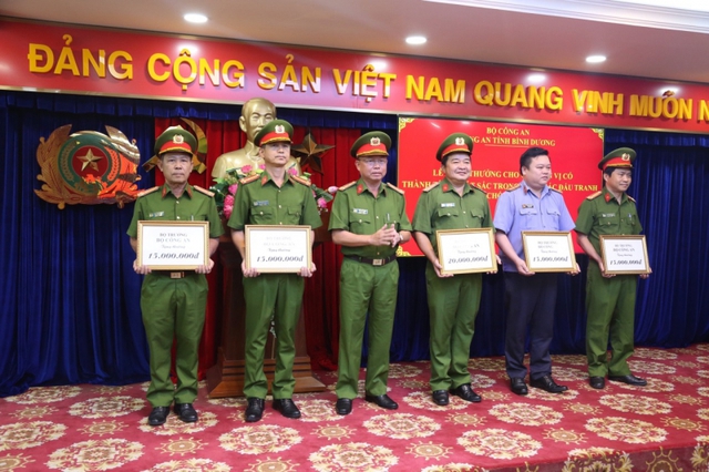 Các địa phương trao thưởng thành tích đấu tranh phòng, chống ma túy - Ảnh 1. Các địa phương trao thưởng thành tích đấu tranh phòng, chống ma túy - Ảnh 1.
