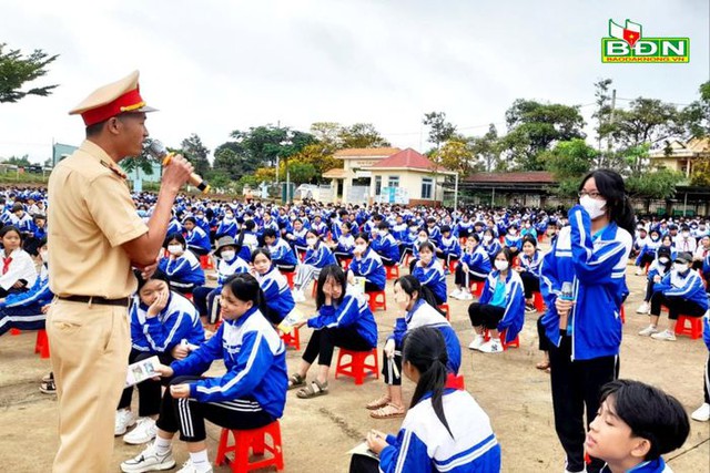 Nhiều trường học tổ chức tuyên truyền giáo dục pháp luật về phòng chống ma túy cho học sinh - Ảnh 3.