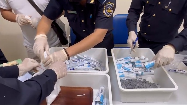 Hải quan TPHCM bắt giữ 27 vụ vận chuyển ma túy qua đường hàng không - Ảnh 1.