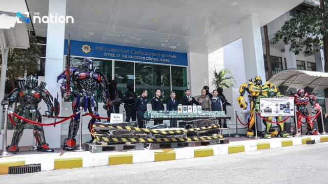 Thái Lan thu giữ 320 kg ketamine giấu trong robot khổng lồ- Ảnh 1.