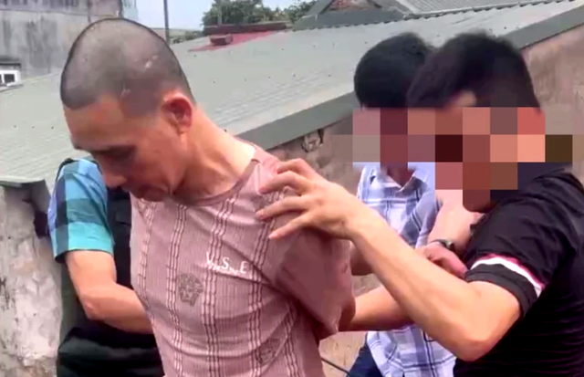 Bắt đối tượng truy nã đặc biệt nguy hiểm sau 18 năm lẩn trốn- Ảnh 1. Bắt đối tượng truy nã đặc biệt nguy hiểm sau 18 năm lẩn trốn- Ảnh 1.