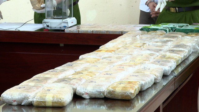 Công an Phú Thọ bắt 12 đối tượng trong đường dây ma tuý liên tỉnh, thu lượng lớn ma túy- Ảnh 1. Công an Phú Thọ bắt 12 đối tượng trong đường dây ma tuý liên tỉnh, thu lượng lớn ma túy- Ảnh 1.