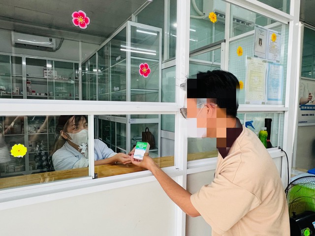 Giải quyết nỗi lo thiếu thuốc điều trị cho bệnh nhân HIV- Ảnh 1.