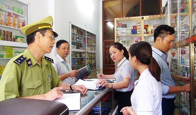 Kiểm tra việc kinh doanh, quản lý thuốc gây nghiện, thuốc hướng thần tại Hà Nội- Ảnh 1. Kiểm tra việc kinh doanh, quản lý thuốc gây nghiện, thuốc hướng thần tại Hà Nội- Ảnh 1.