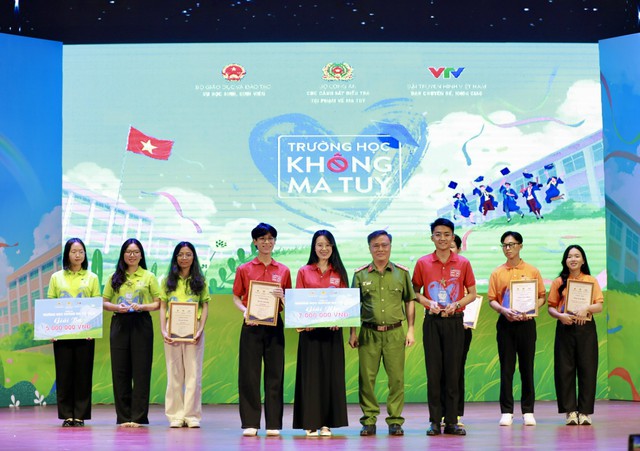 Nâng cao kiến thức cho học sinh, sinh viên qua cuộc thi 'Trường học không ma túy'- Ảnh 1. Nâng cao kiến thức cho học sinh, sinh viên qua cuộc thi 'Trường học không ma túy'- Ảnh 1.