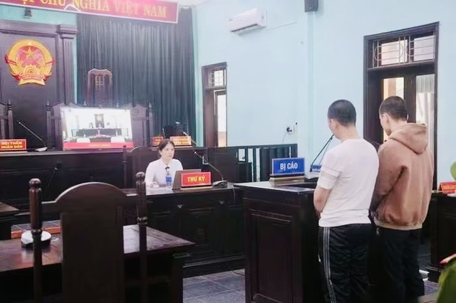 Hai thanh niên bán ma túy cho khách ‘chơi’ lĩnh án gần 23 năm tù- Ảnh 1. Hai thanh niên bán ma túy cho khách ‘chơi’ lĩnh án gần 23 năm tù- Ảnh 1.