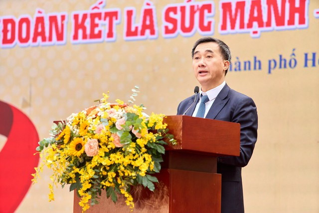 Hơn 1.500 đại biểu tham gia mít tinh hưởng ứng 35 năm Việt Nam ứng phó với HIV/AIDS- Ảnh 1.