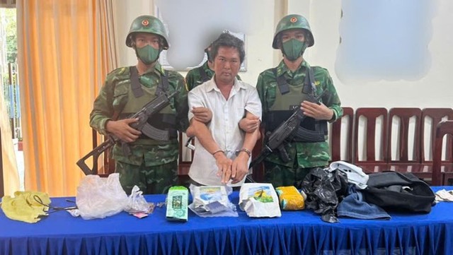 Bắt quả tang vụ vận chuyển ma túy hơn 4kg ở An Giang- Ảnh 1.