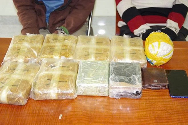 Bắt giữ 2 đối người nước ngoài vận chuyển số lượng lớn ma túy sang Việt Nam tiêu thụ- Ảnh 1.