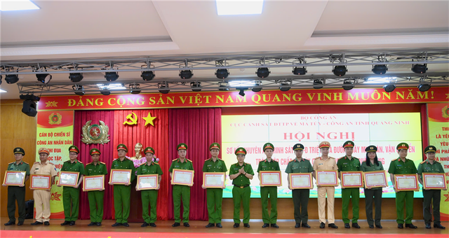 Sơ kết chuyên án triệt phá đường dây ma túy có sử dụng vũ khí quân dụng tại Quảng Ninh- Ảnh 1. Sơ kết chuyên án triệt phá đường dây ma túy có sử dụng vũ khí quân dụng tại Quảng Ninh- Ảnh 1.