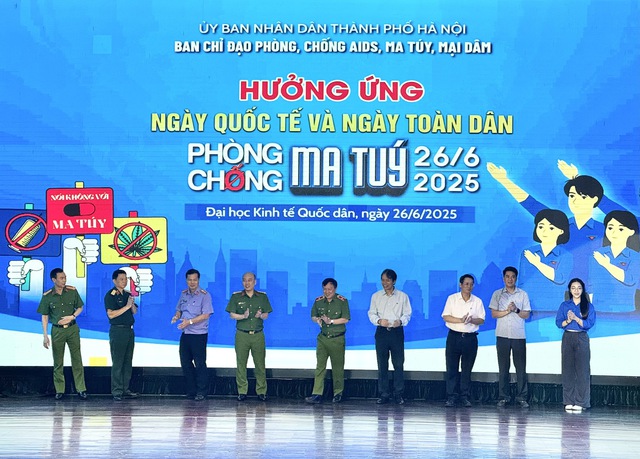 Hà Nội mít tinh hưởng ứng Ngày toàn dân phòng, chống ma túy: Cả cộng đồng cùng hành động- Ảnh 2. Hà Nội mít tinh hưởng ứng Ngày toàn dân phòng, chống ma túy: Cả cộng đồng cùng hành động- Ảnh 2.