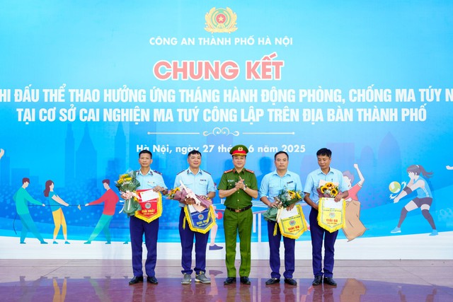 Rèn luyện thể thao, nói không với ma túy - Ảnh 2. Rèn luyện thể thao, nói không với ma túy - Ảnh 2.