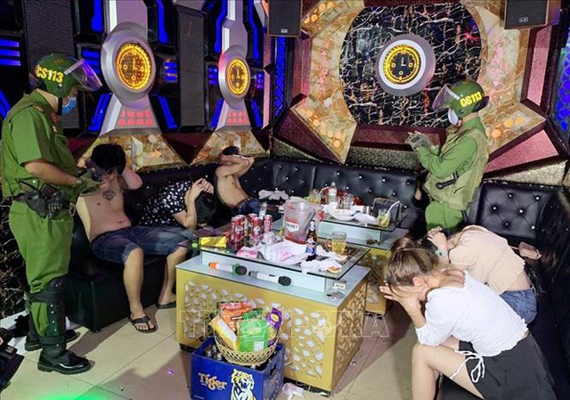 Lật tẩy ‘tụ điểm’ mại dâm, ma túy sau cái chết bất thường tại quán karaoke- Ảnh 1.