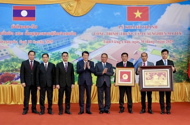 Bộ trưởng Lương Tam Quang dự Lễ khánh thành Trung tâm cai nghiện ma túy tại Lào- Ảnh 1. Bộ trưởng Lương Tam Quang dự Lễ khánh thành Trung tâm cai nghiện ma túy tại Lào- Ảnh 1.
